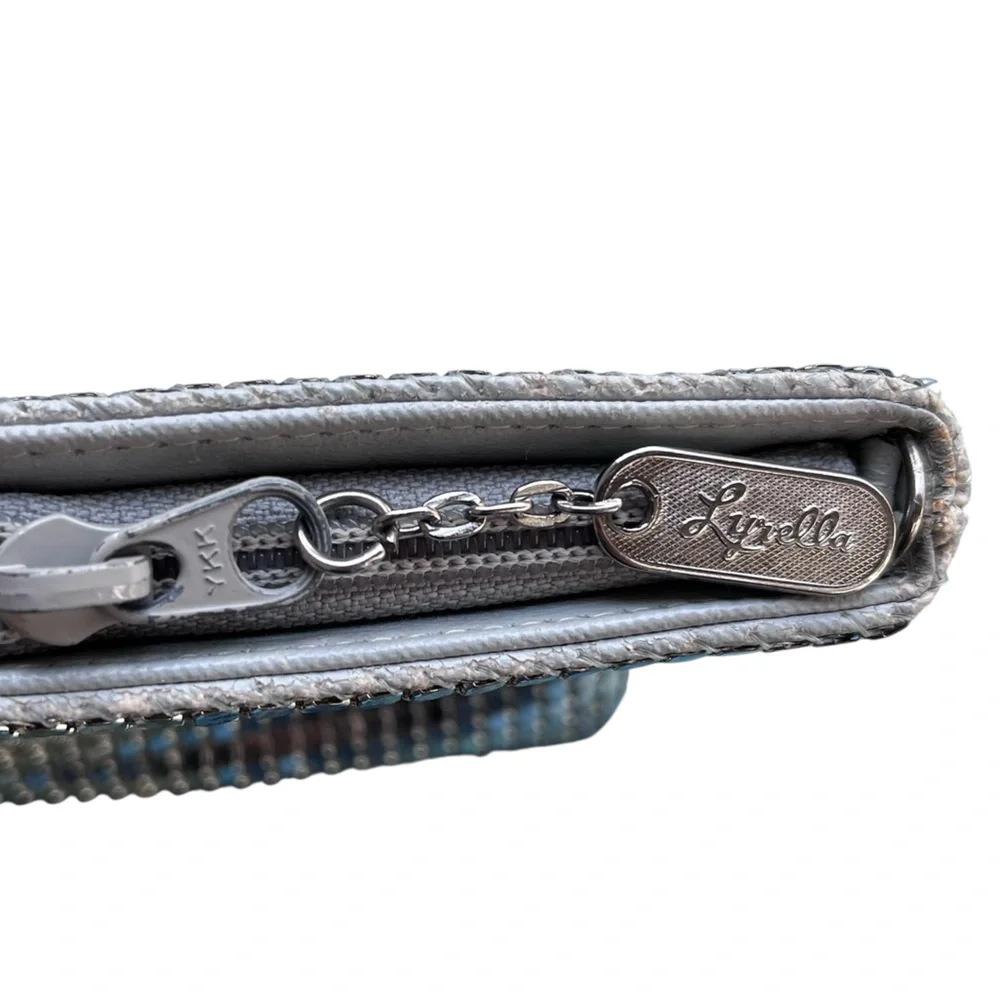 Lyrella Vintage Silver Metallic Mesh Clutch Flaws